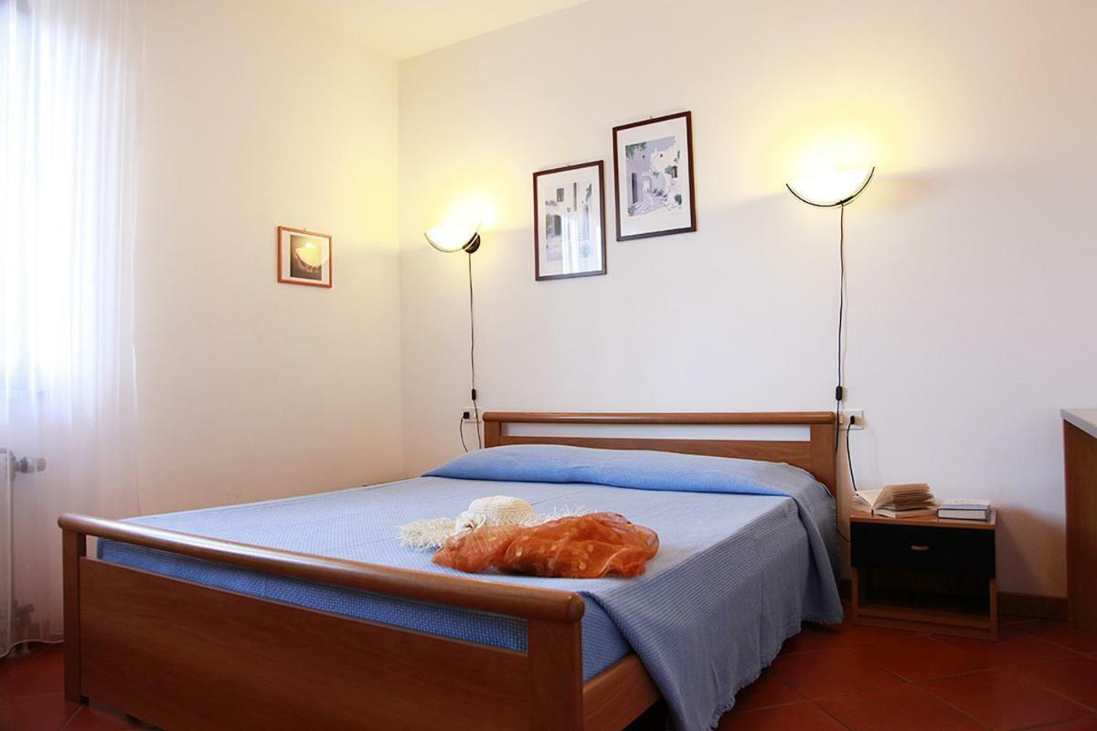 Elba Vip Aparthotel Porto Azzurro Buitenkant foto