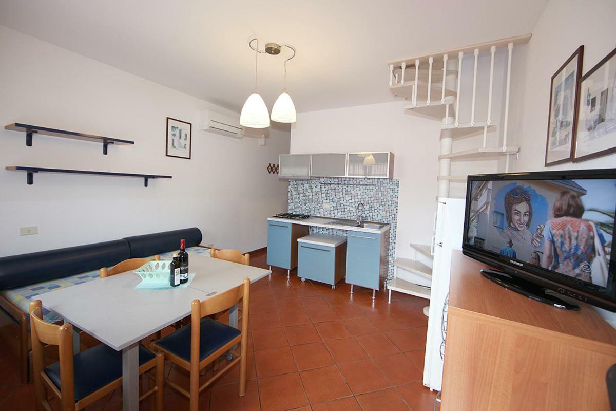 Elba Vip Aparthotel Porto Azzurro Buitenkant foto