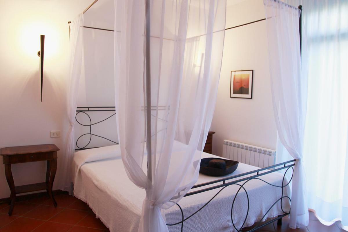 Elba Vip Aparthotel Porto Azzurro Buitenkant foto
