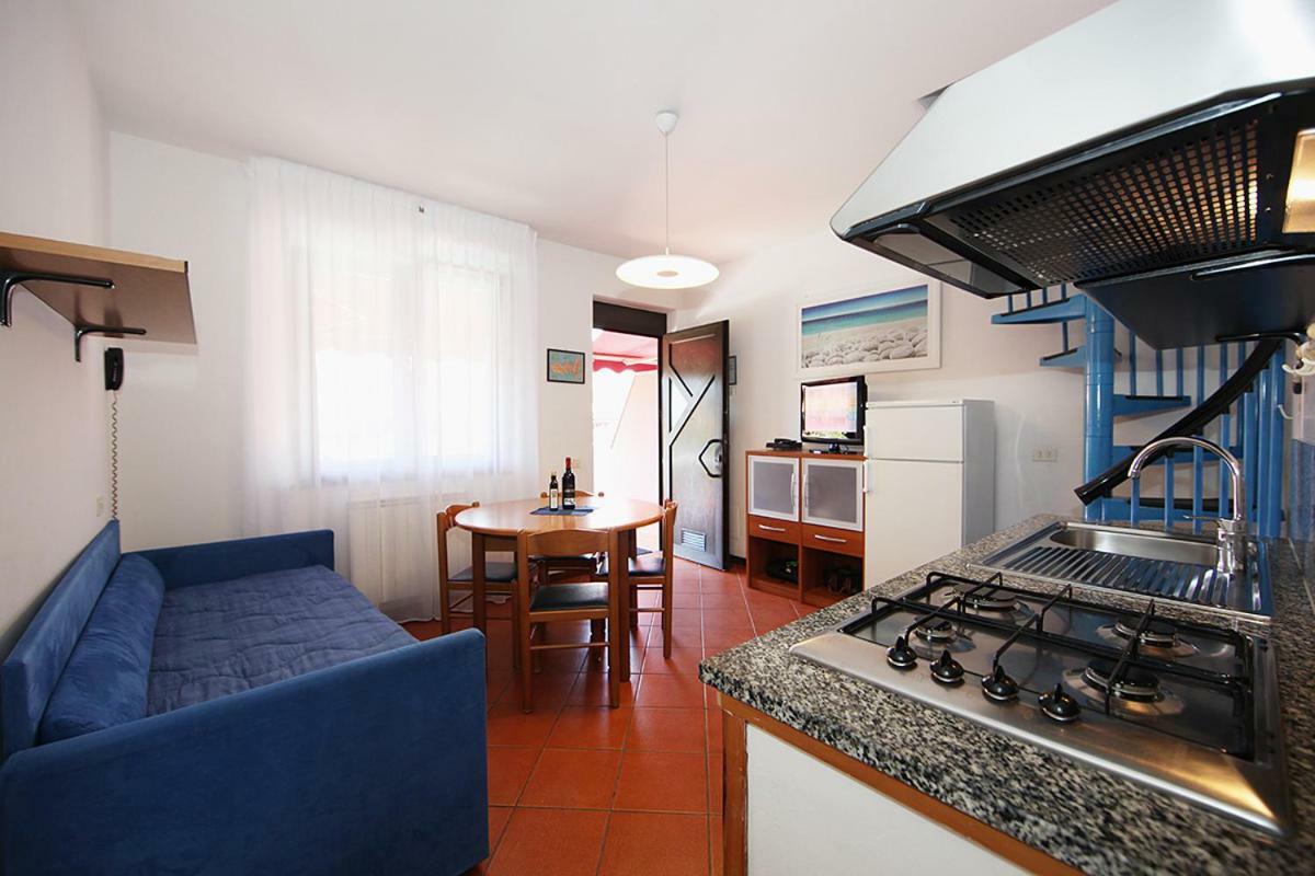 Elba Vip Aparthotel Porto Azzurro Buitenkant foto