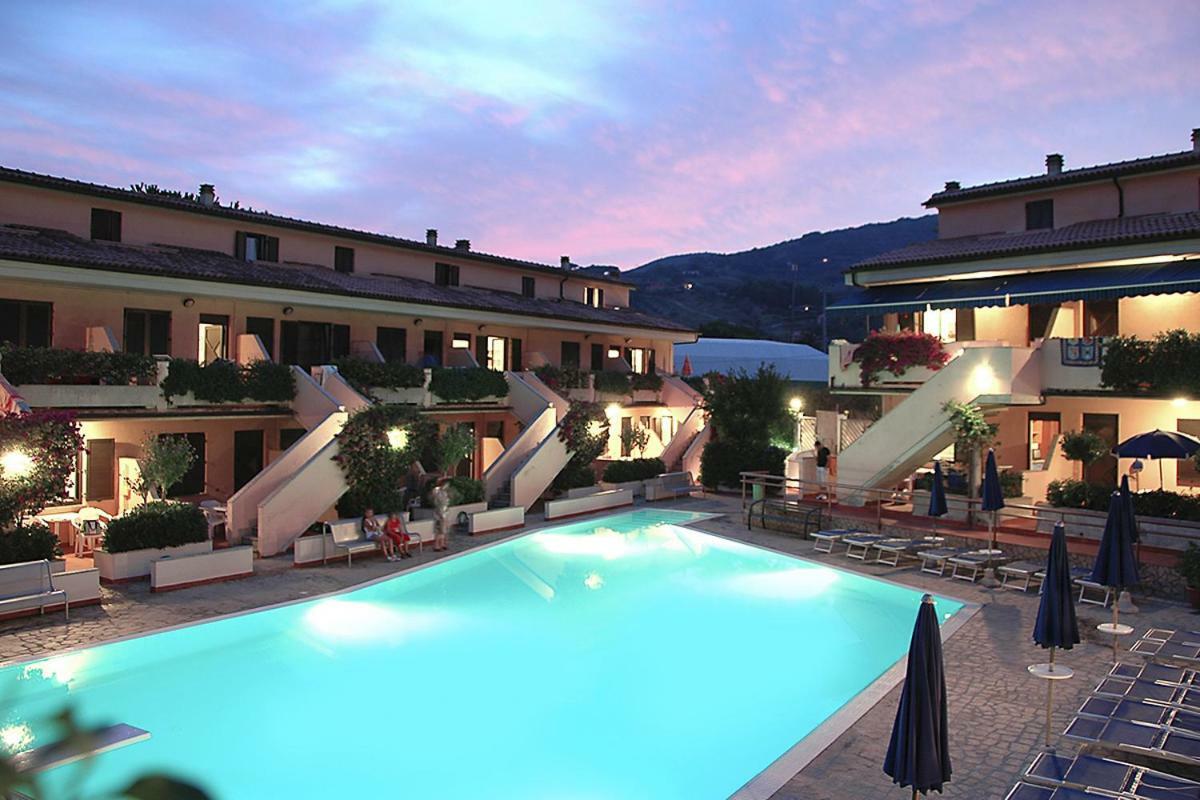 Elba Vip Aparthotel Porto Azzurro Buitenkant foto