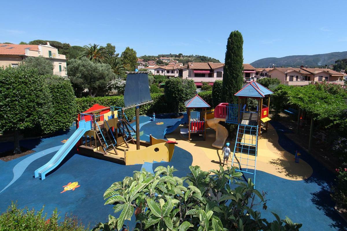 Elba Vip Aparthotel Porto Azzurro Buitenkant foto