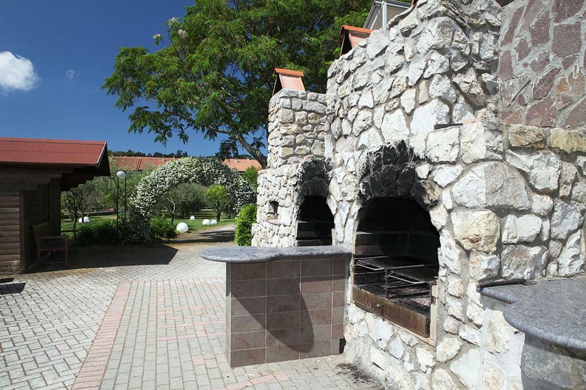 Elba Vip Aparthotel Porto Azzurro Buitenkant foto