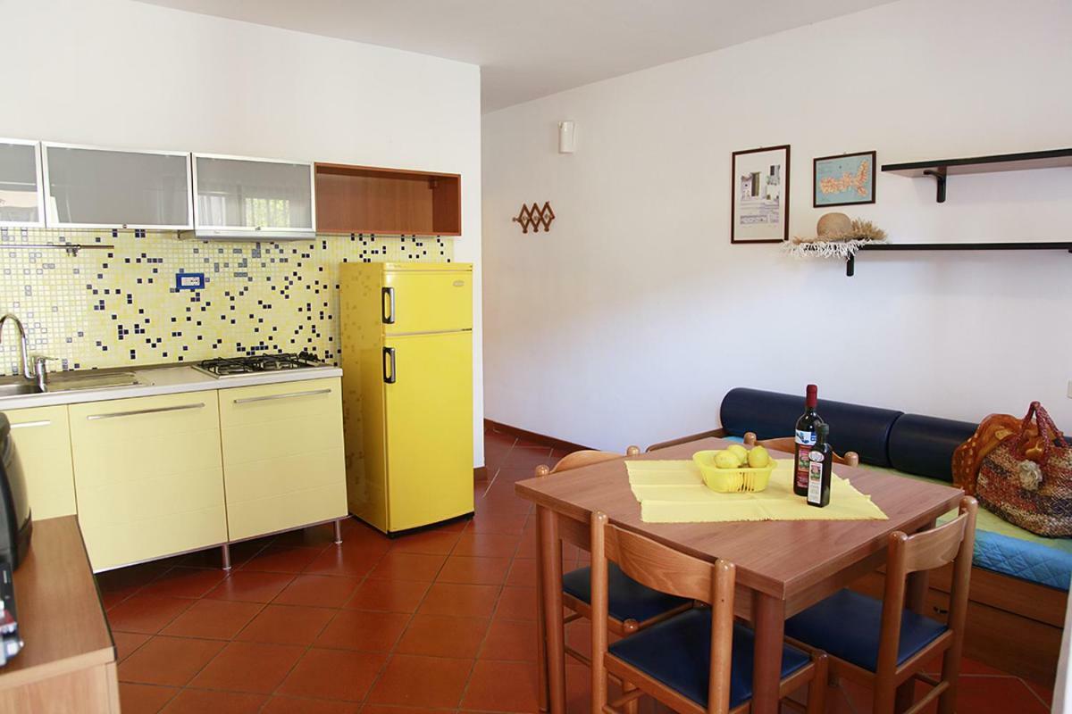 Elba Vip Aparthotel Porto Azzurro Buitenkant foto