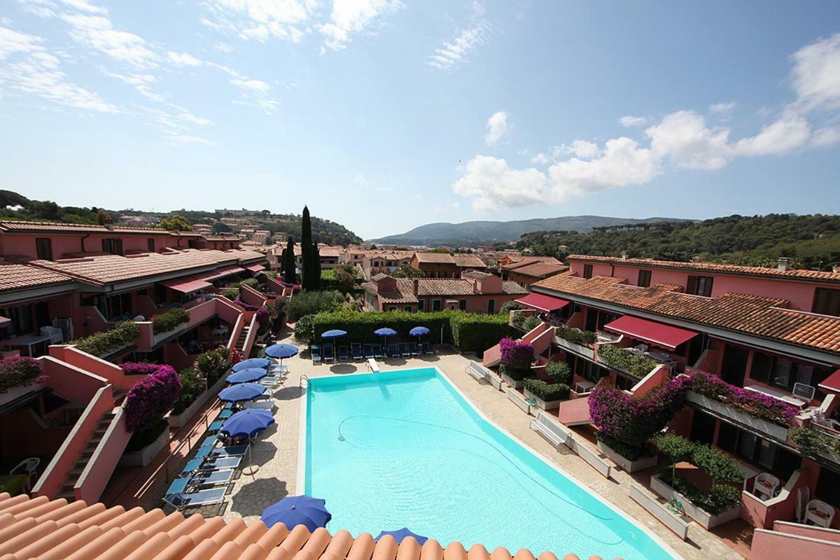 Elba Vip Aparthotel Porto Azzurro Buitenkant foto